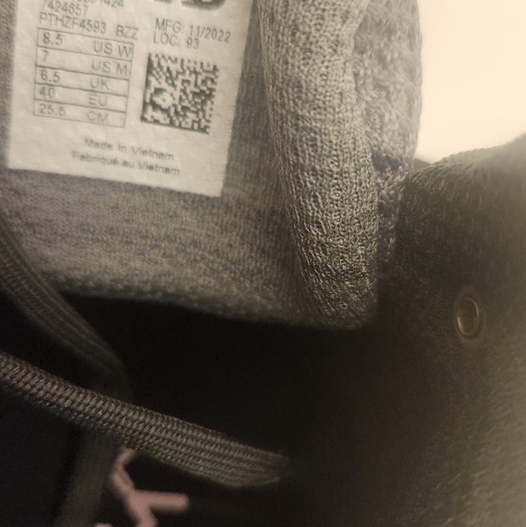 NEW BALANCE WOMENS SIZE 8.5 GRAY TRAIL RUNNING SHOE - Picture 6 of 8